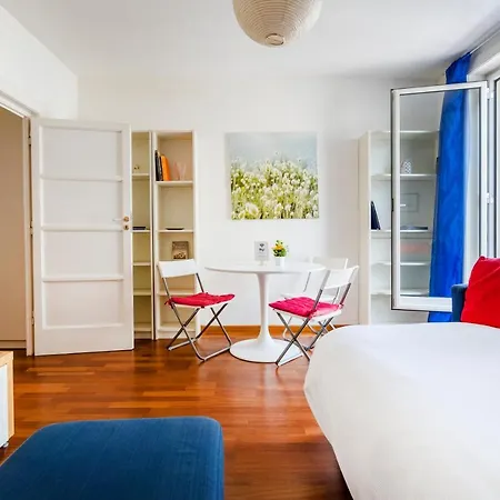 Guesthost - Terrazza Dante Bright Appartement *